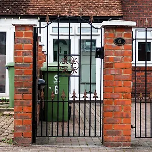 https://cozy-double-room.cambridgehotelsuk.com